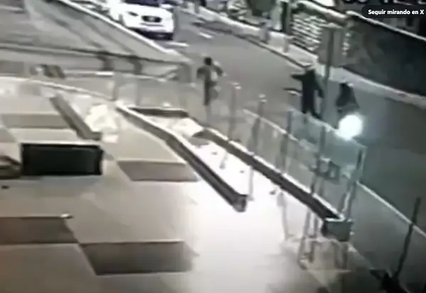 Tiroteo durante un asalto quedó grabado