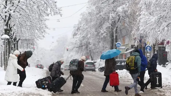 Europa bajo nieve deja víctimas mortales y decenas de heridos