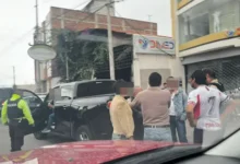 Pelea en vía a Guano deja 3 personas heridas