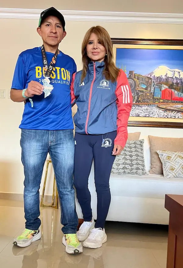 Juan Pablo Mullo junto a una de sus coaches, Gloria Wahl.