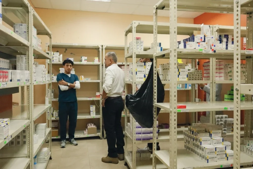 Denuncian goteras y deficiencias en el IESS de Macas.