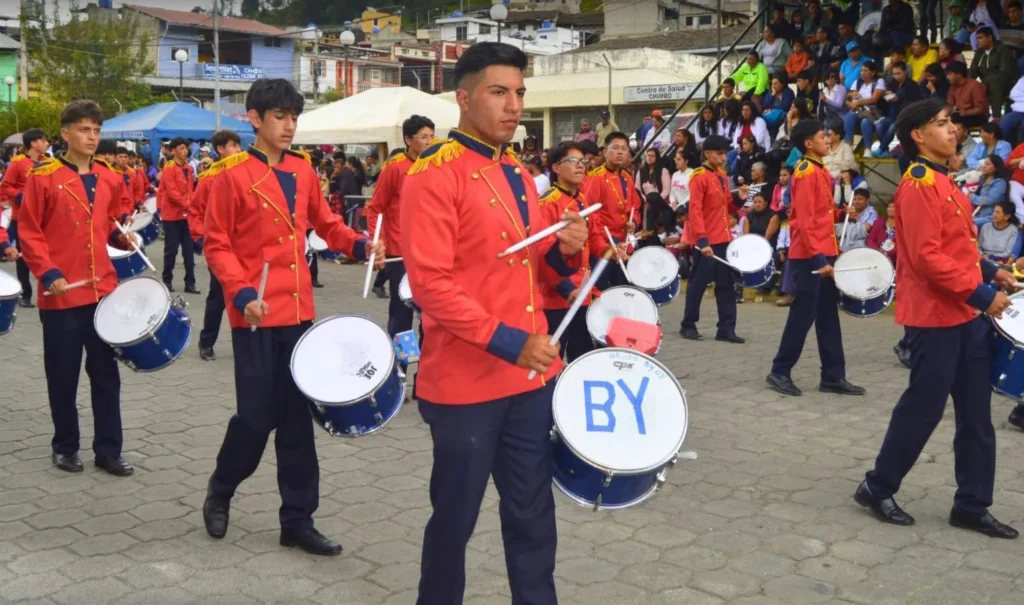 Desfile cívico militar por las fiestas de San Miguel 2026.