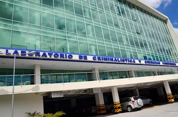 El cuerpo inerte fue trasladado al Laboratorio de Criminalística y Ciencias Forenses