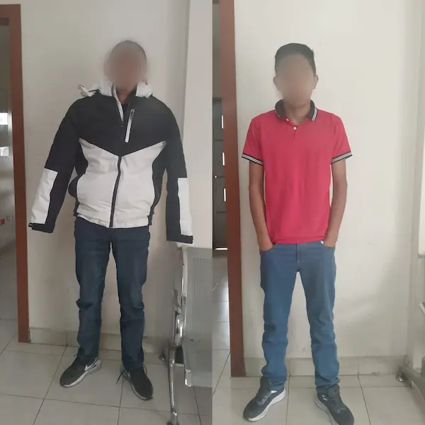 Hombre y joven de 16 años detenidos por robo en Riobamba