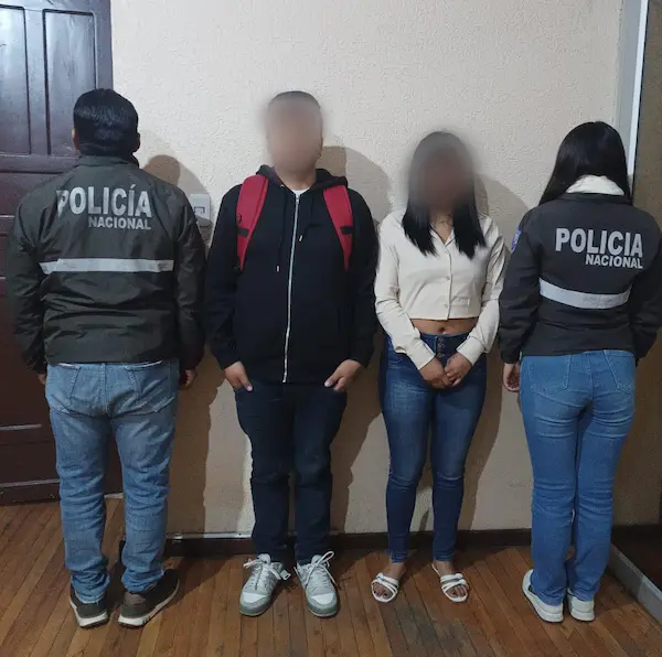 Hombre y mujer de Riobamba detenidos por robo a personas