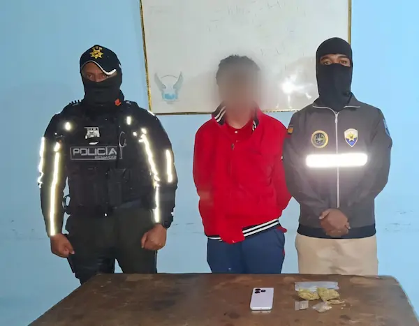Joven de 19 años de Riobamba detenido con droga