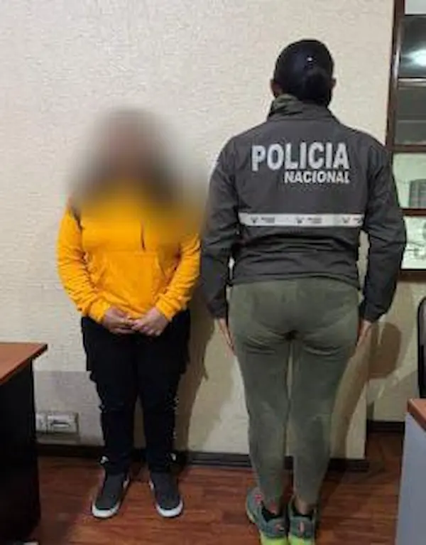 Joven de 21 años paseaba en Riobamba en un carro robado