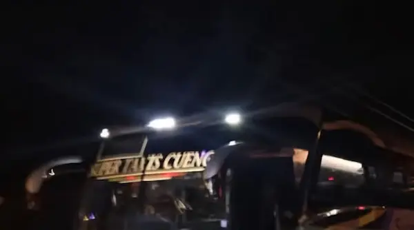 La unidad de transportes fue retenida pro los lugareños