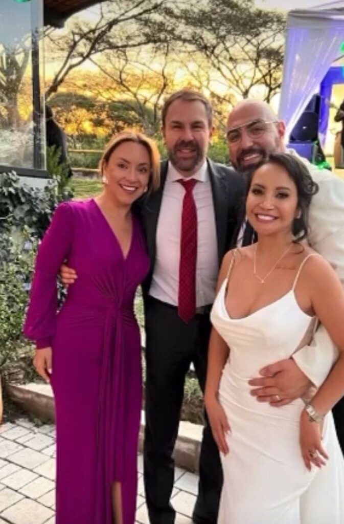 Mishel Mancheno, asambleísta, álvaro Guivernau, esposo de Mancheno; Mario Godoy, presidente de la Judicatura y Dolores Veintimilla, esposa de Godoy. 