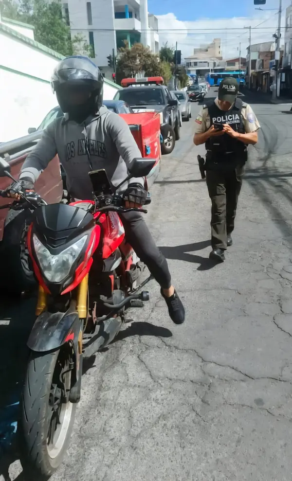 Policía Nacional recupera 2 motos en Alausí y Guamote