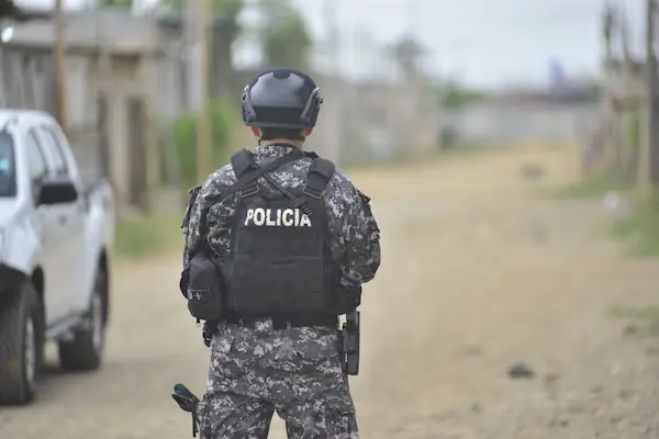 De inmediato se desplegaron operativos para dar con los responsables del cruento hecho