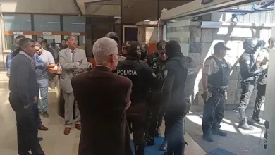 Prefectura de Chimborazo intervenida por Policía tras conflicto interno