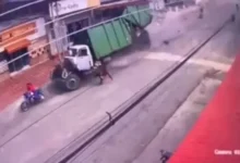 Video | Camión de basura sin frenos deja 2 muertos y 6 heridos