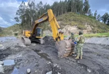 Brigada destruye maquinaria de minería ilegal en Chimborazo