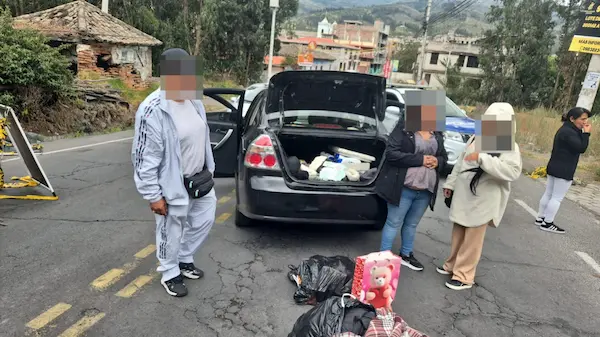 Intercepción de las 4 mujeres atrapadas en Guano por robar