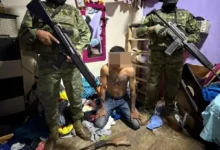 Ejército detiene a alias Mordelón con drogas y armas