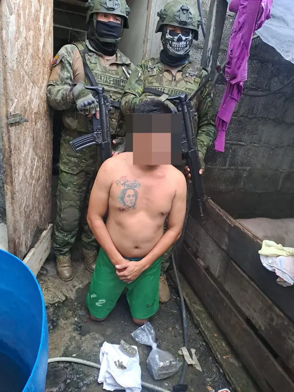 Ejército captura a alias Ministro con droga y municiones