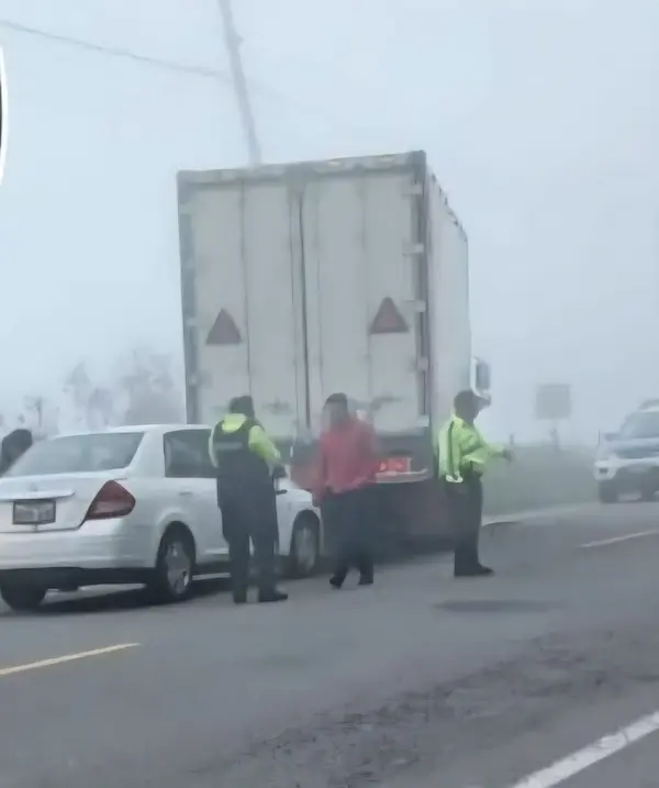 La presencia de neblina era notoria en el sector