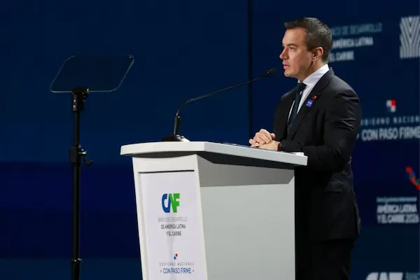 Daniel Noboa regresa de emergencia a Ecuador