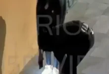 Video | 2 presuntos ladrones de cables en Riobamba