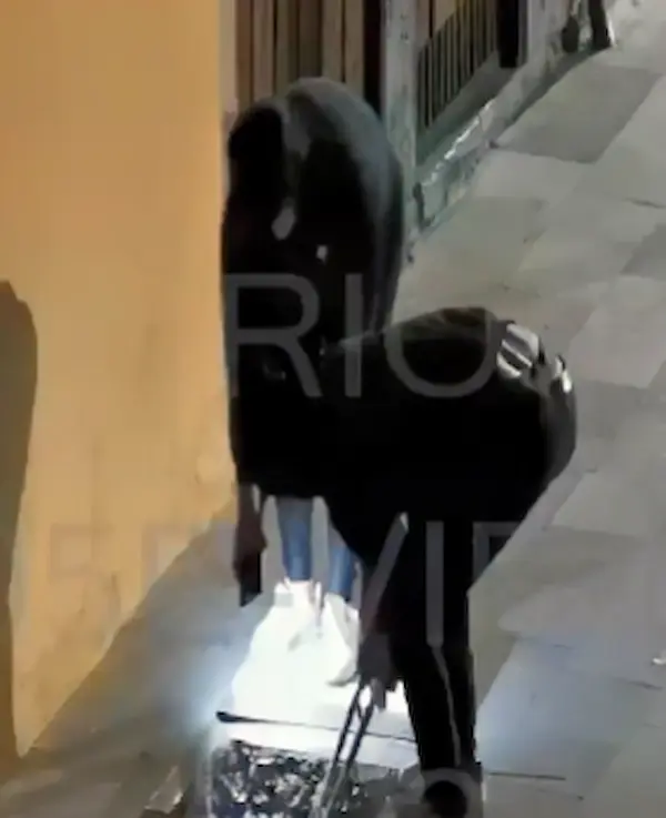 Video | 2 presuntos ladrones de cables en Riobamba