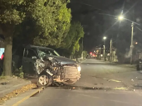 La camioneta luego de la brutal colisión