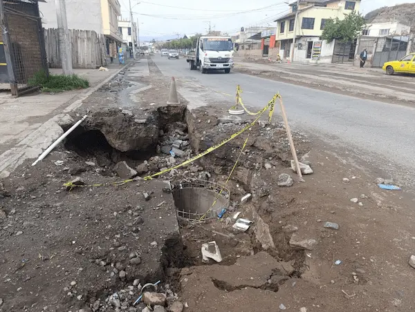 Vía Riobamba - Penipe con retrasos en trabajos de alcantarillado