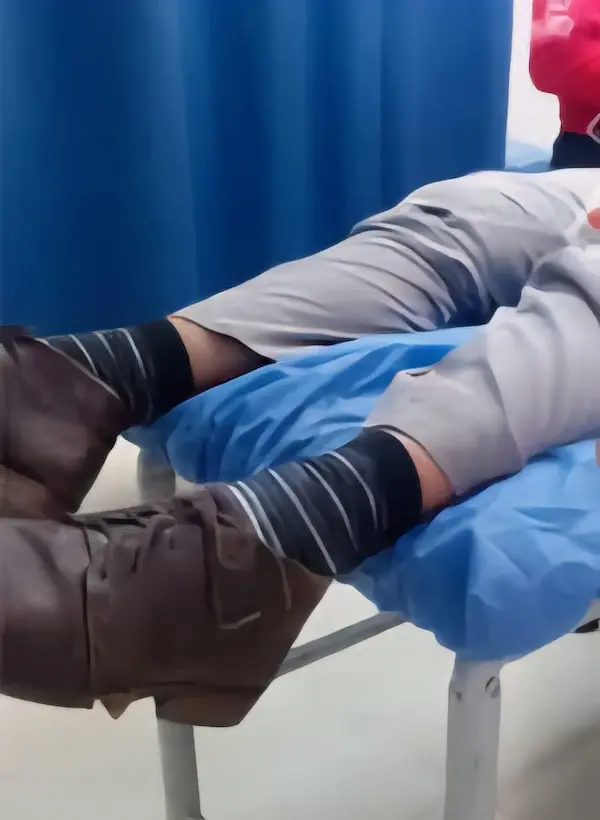 3 hombres heridos en choque de motos en Cumandá