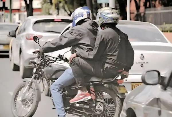 Tras cometer sus fechoría huyeron como si nada