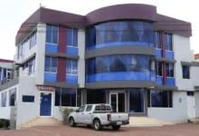 5 hoteles más baratos en Ambato precio y ubicación.