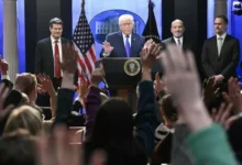 Trump impone arancel global del 10 % tras fallo de la Corte Suprema de EE. UU.