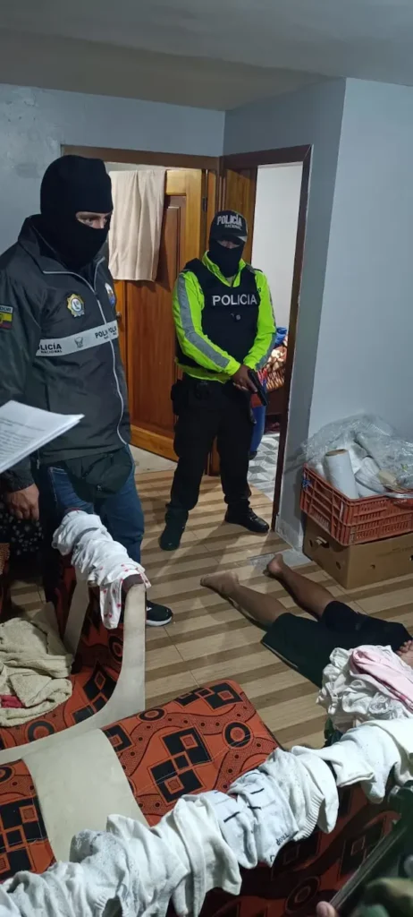 Detenidos hombres que robaban por universidades en Riobamba