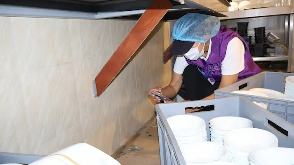 Arcsa clausuró 2 establecimientos de Riobamba