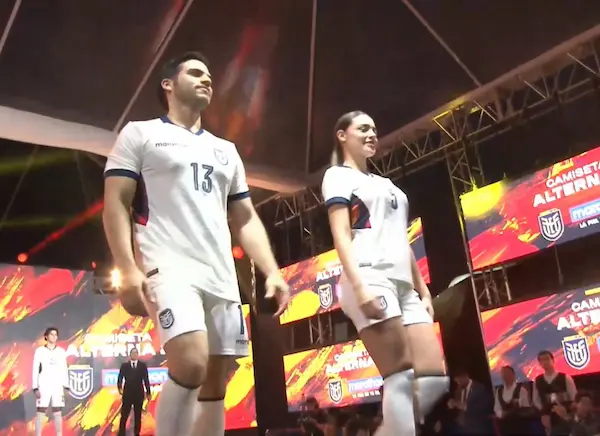 Ecuador presenta su camiseta oficial para el Mundial 2026.