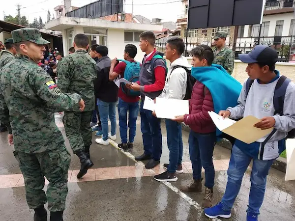 Fuerzas Armadas del Ecuador abre acuartelamiento 2026