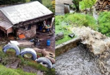 Guaranda lluvias causan inundaciones en casas de Salinas.