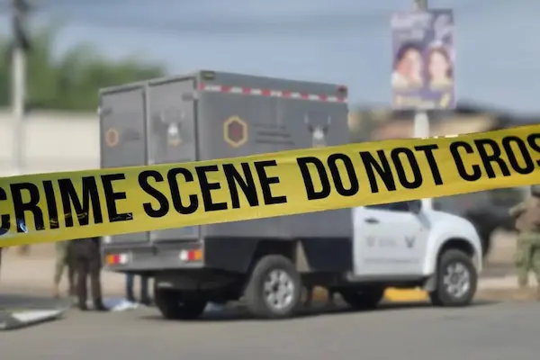 Policía Nacional aseguró la escena, y el carro de Medicina Legal trasladó los cuerpos