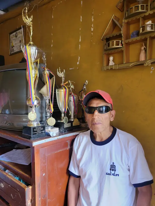 Pese a que no puede verlos con sus ojos físicos, en los del alma están grabados los momentos en que tocó el cielo con las manos