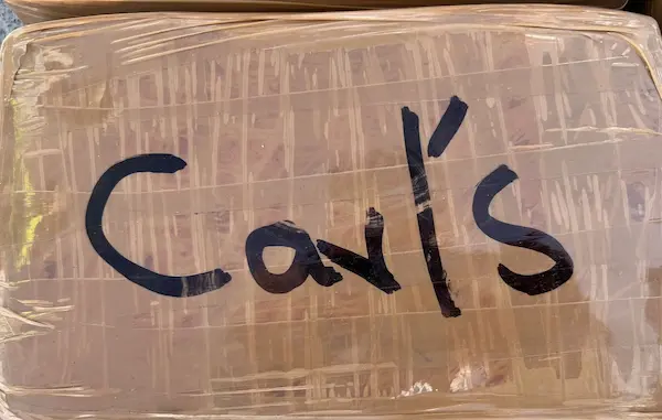 La palabra "Carl's" estaba en las envolturas de los bloques