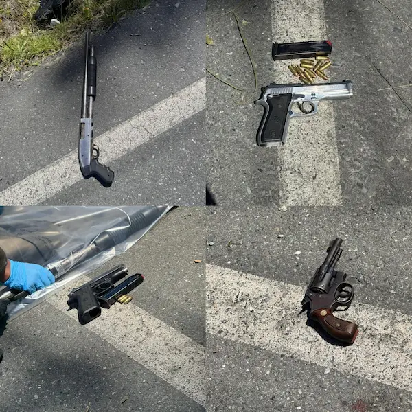 Armas que les encontró la Policía Nacional durante la aprehensión