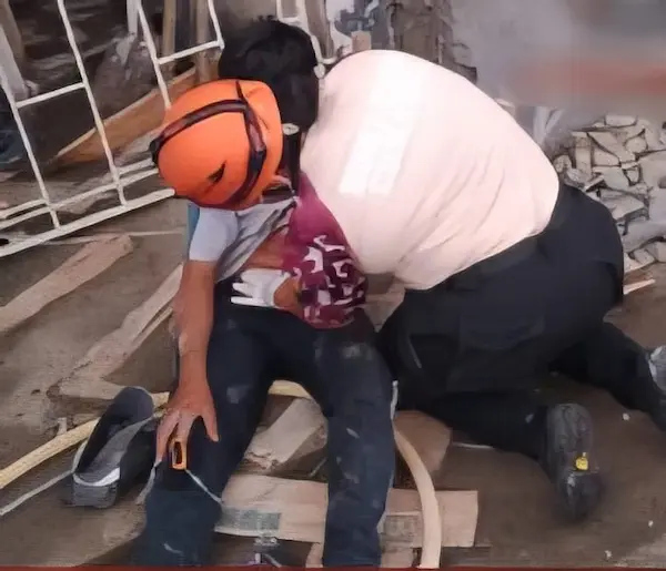 Joven de 17 años se cayó de una escalera en Cumandá