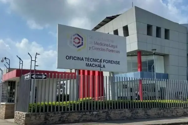 El cuerpo inerte fue trasladado al Centro Forense de Machala, para la autopsia de ley