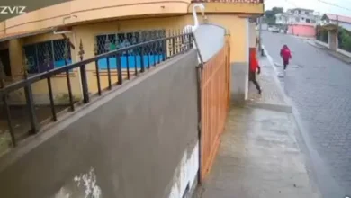 Video | Vecinos detienen y golpean a presunto ladrón