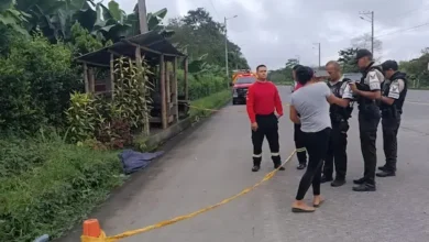 Mujer muere atropellada cuando caminaba con sus 2 hijos