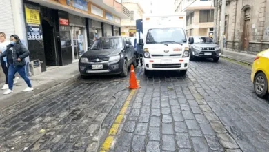 Municipio Riobamba establece multas a vehículos mal estacionados