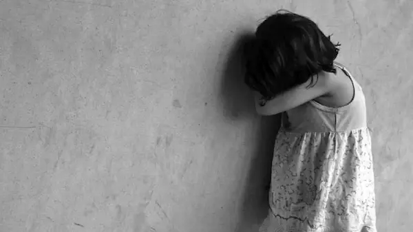 El silencio de la niña permitió que siga por años el abuso