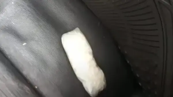 Droga encontrada en su carro