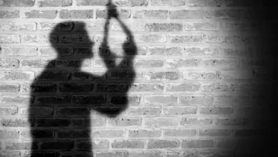 Reconocido político asesina a sus hijos y luego se suicida