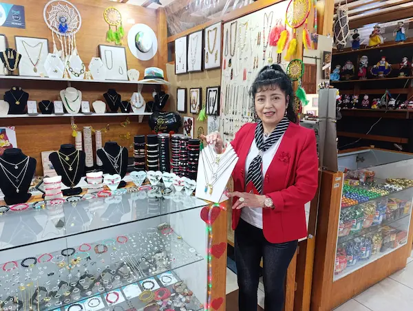 Ángela Moscoso, emprendedora en la Plaza Artesanal.