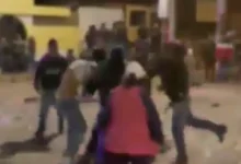Video | Violenta pelea protagonizan jovenes en Guano